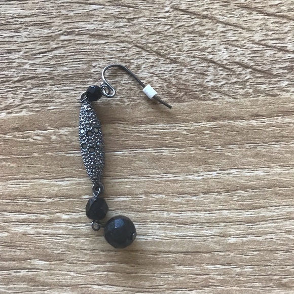 NWT White | Black earrings - Picture 2 of 2